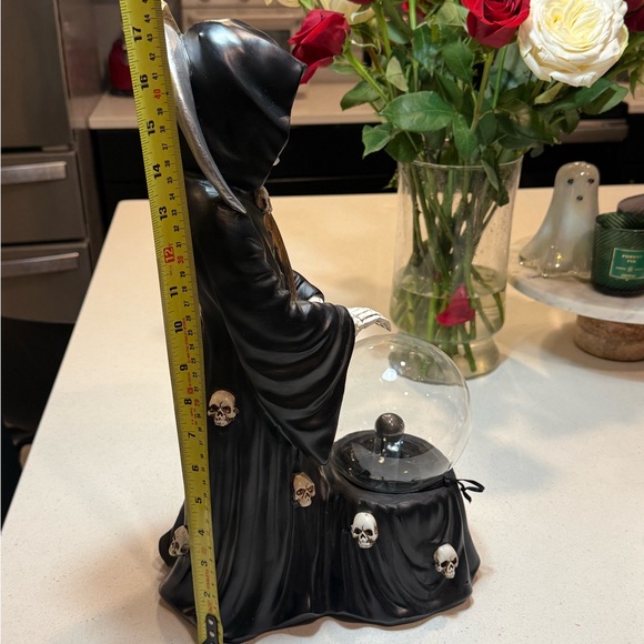 Grim Reaper Halloween Decor with Crystal Plasma Tesla BALL - Picture 9 of 15